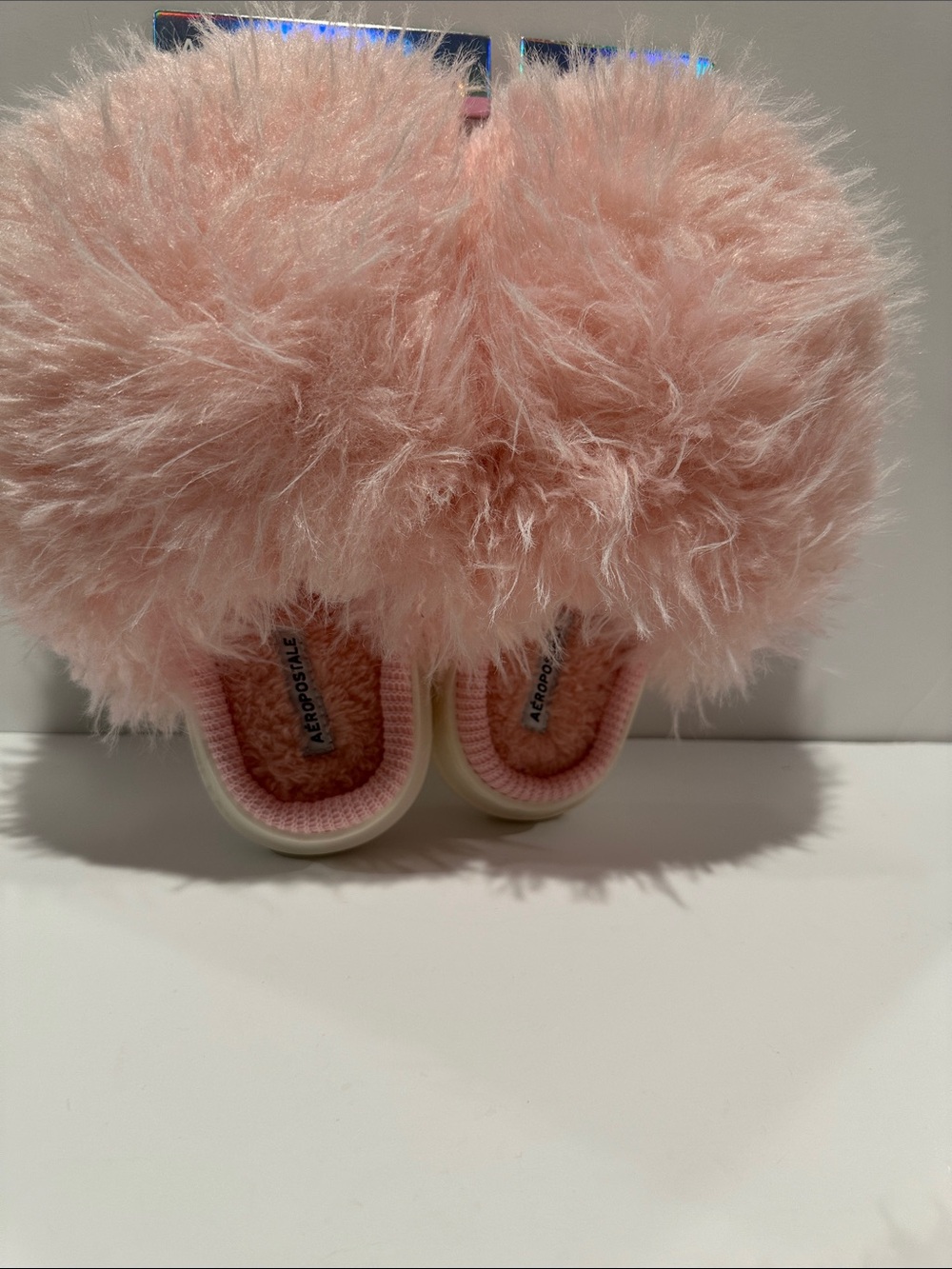 NWT Aeropostale Ladies Furry Indoors/Outdoors Cushioned Comfort Slippers.